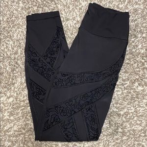 Lululemon Wunder Under Mesh Flower Pant - size 6